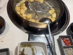 -喃喃椰·糟粕醋·椰子鸡火锅(七堡花园店)