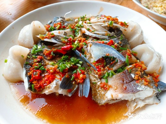 心泊酒店61心味中餐厅网红剁椒鱼头图片