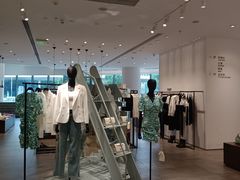 -URBAN REVIVO(上海中庚漫游城店)