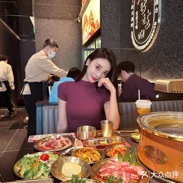 男模烤肉尊嘟有点东西