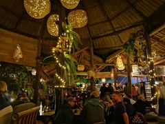 -乌托邦酒吧和餐厅