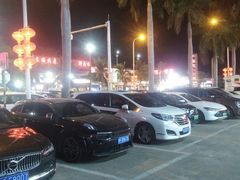 -三亚火车头万人海鲜广场