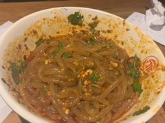 万记特色酸辣粉-万记麻辣烫国展总店