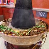 转角遇到羊蝎子火锅，这大口吃肉的感觉～爽！