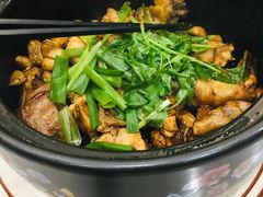 禾秆草砂锅碌鸡-邑家人·山水四合院