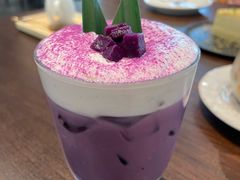 -Chom Cafe and Restaurant