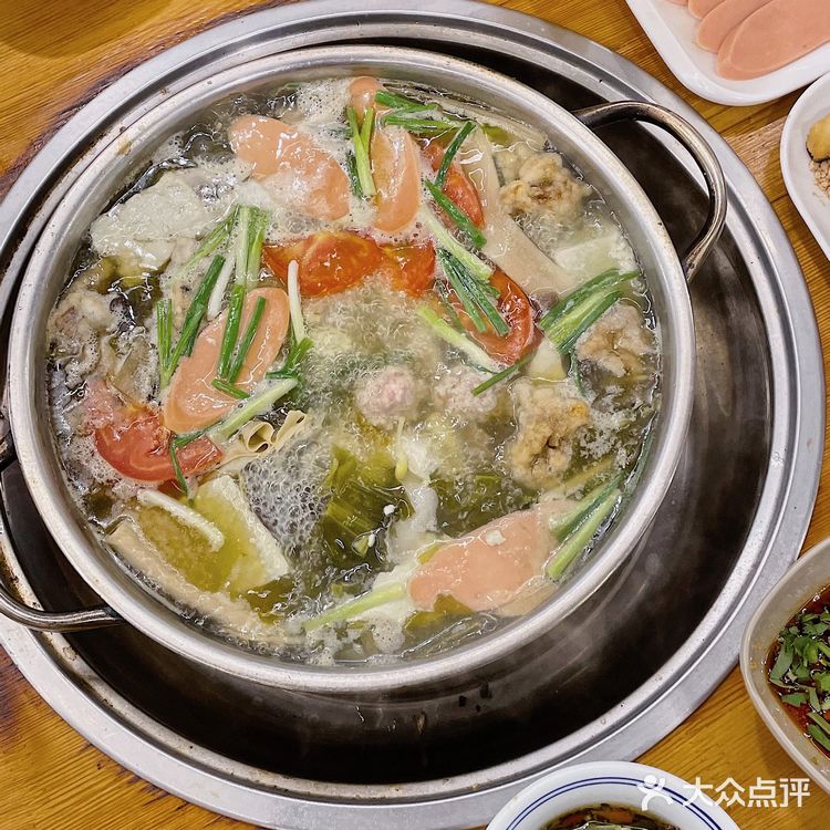 酸菜豆花火锅人均30！豆花素菜随便加