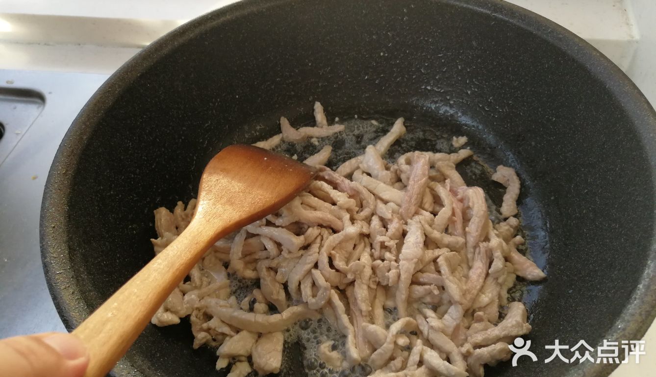 VICTORIA高的菜谱——鱼香肉丝