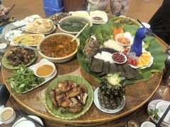 -沐毫傣泐云南菜孔雀宴•手抓饭傣味烧烤(曼听公园店)