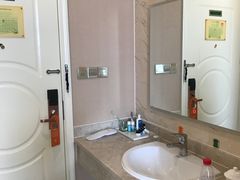 -维也纳酒店(苏州东方之门金鸡湖店)