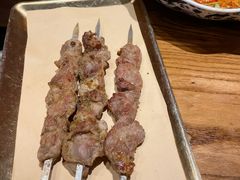 新疆特色羊肉串-清真·双公羊·馕坑烤全羊(奥体店)