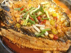 -鸣记脆皮烤鱼·海鲜烤鱼(三八广场店)