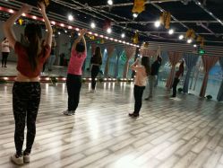 -STUDIO E POLE DANCE