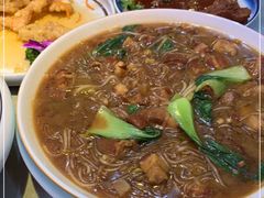 猪肉炖粉条-东北哈尔滨酱骨头馆房掌柜铁锅炖