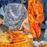 销魂脆皮烧肉｜手撕猪手每日排长龙烧腊店推荐