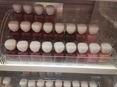 -名创优品(北京新中关购物中心地铁层店)
