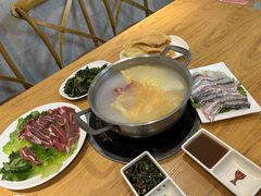 -吉友粥底火锅(方斜路店)