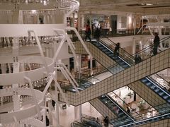 -乐蓬马歇百货公司(Rive Gauche)