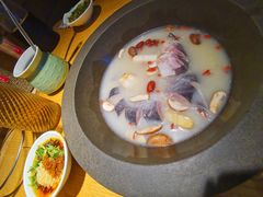 -咕嘟草帽鱼·牛奶一样的鲜鱼汤(天鹅湖万达广场店)
