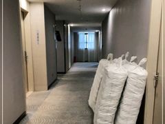 -宜尚酒店(武汉江汉路步行街店)