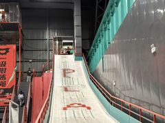 -极限PLAY运动娱乐新世界·团建派对潮玩休闲馆·室内蹦极高空游乐园