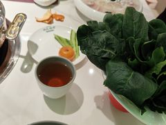 -洪氏嗨捞·广东猪肚鸡·椰子鸡火锅(西咸万象城店)