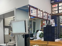 -豪门视光·星趣控·蔡司依视路眼镜代理商(中央大街店)