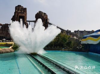 和朋友一起来欢乐谷玩啦 南京第一家欢乐谷，果真名不虚