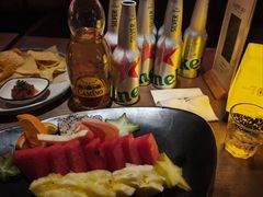 -FOUR PLAY BAR