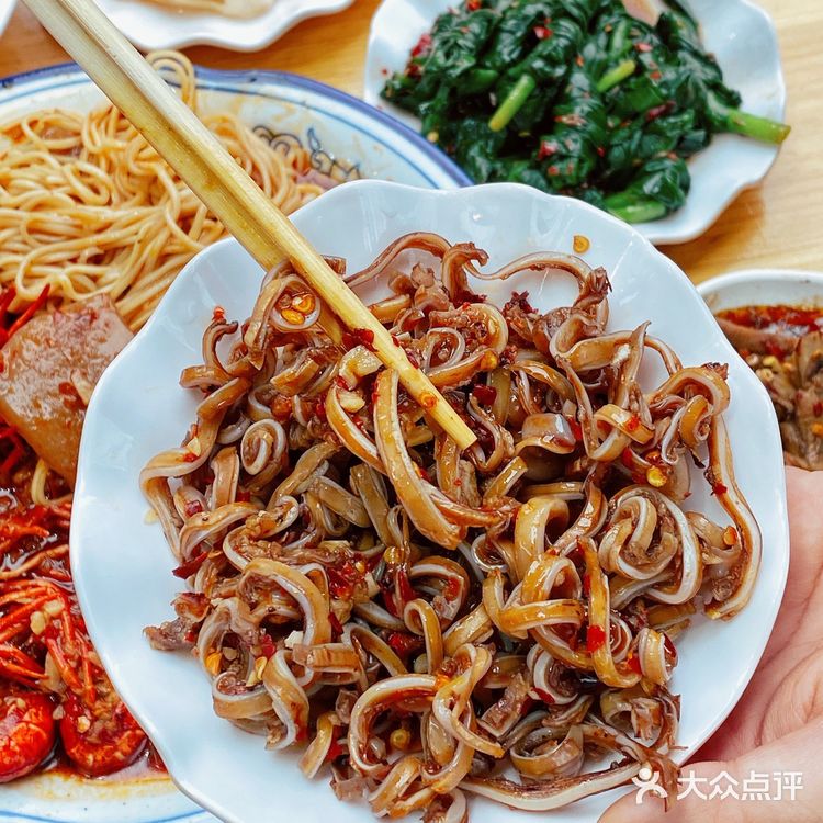 冬瓜山夜宵店yyds‼️73种凉菜！凉拌脆骨爆好吃