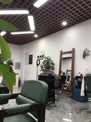 -V8潮牌·接发烫染连锁