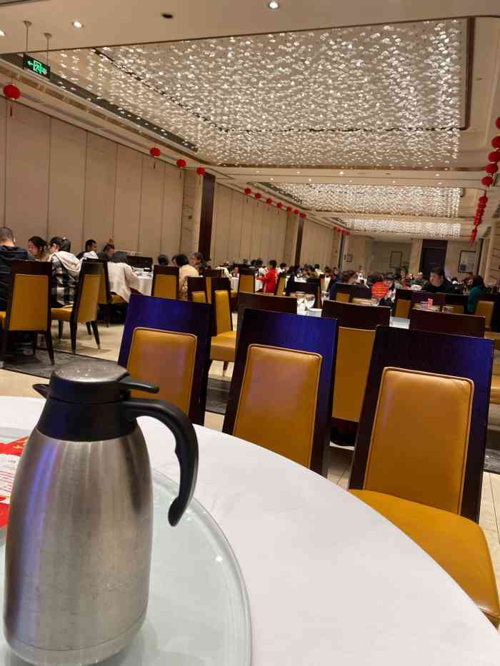 红杏酒家(光华店)-"过节期间一定要预订,人很多,我们5点半就.