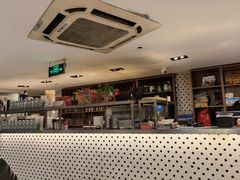 -新大咀港式茶餐厅(宝山万达店)