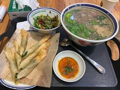 -云阿蛮云南生烫牛肉米线(奉贤路店)