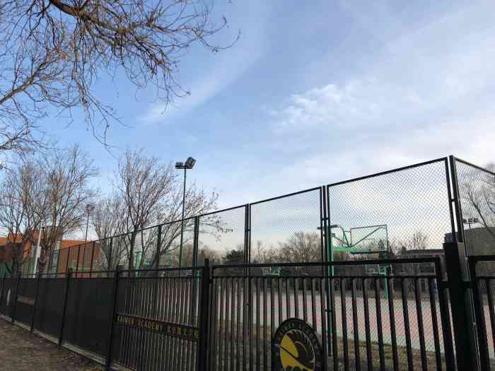 黑塔公园-"黑塔公园不是高德地图和大众点评地图上标的.