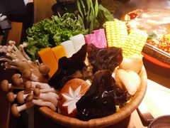 -湊湊火锅·茶憩(杭州湖滨银泰in77店)