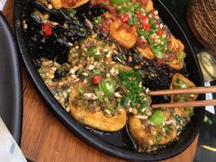 -何师烧烤·香辣蟹·川菜·30年老品牌(太古里旗舰店)
