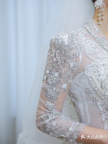 西安婚纱礼服｜现西安婚纱店 - 这款包肩婚纱