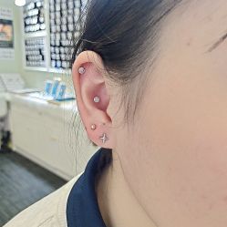 -AI艾耳·专业手工耳洞·穿孔美学馆