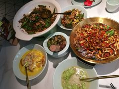 -费大厨辣椒炒肉(高铁吾悦广场店)