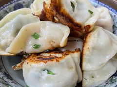 韭菜猪肉煎饺-无名氏宵夜小摊(祝家三姐妹馄饨店)