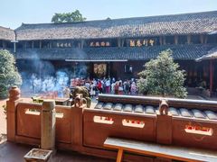 -峨眉山报国寺
