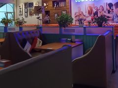 -豪客嘉族·麦尼顿西餐厅(乐福天下店)