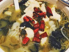 -渝是乎酸菜鱼(龙旗购物中心店)
