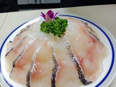 -茅草房·河畔园林火锅