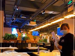 大堂-日进一片海.生腌海鲜火锅.宵夜烧烤(三里屯总店)