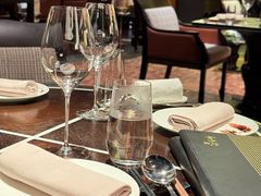 餐具摆设-杭州西子湖四季酒店·金沙厅