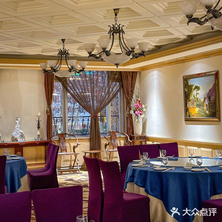 在昆明！老牌海鲜酒楼！太太太适合聚会了…