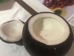 -志龙皇冠吃货椰子铺