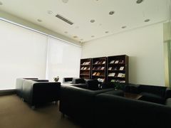 -广州鸿粤星辉奔驰4S店(钟村店)